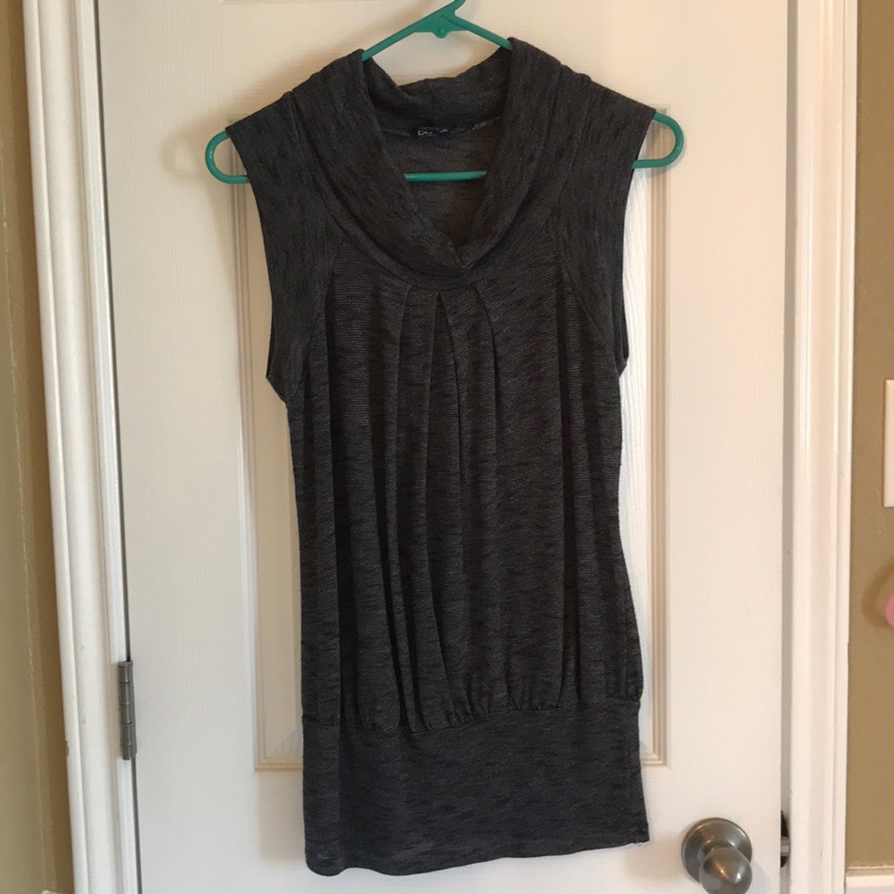 Gray tank